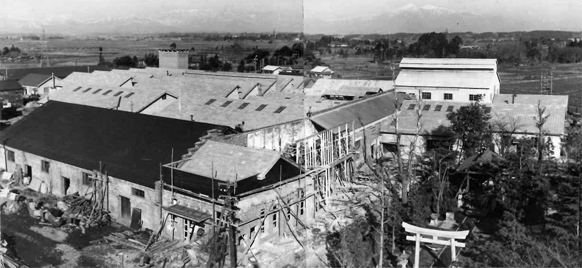 Koriyama factory of Paramount Glass Manufacturing Co., Ltd. (1952)